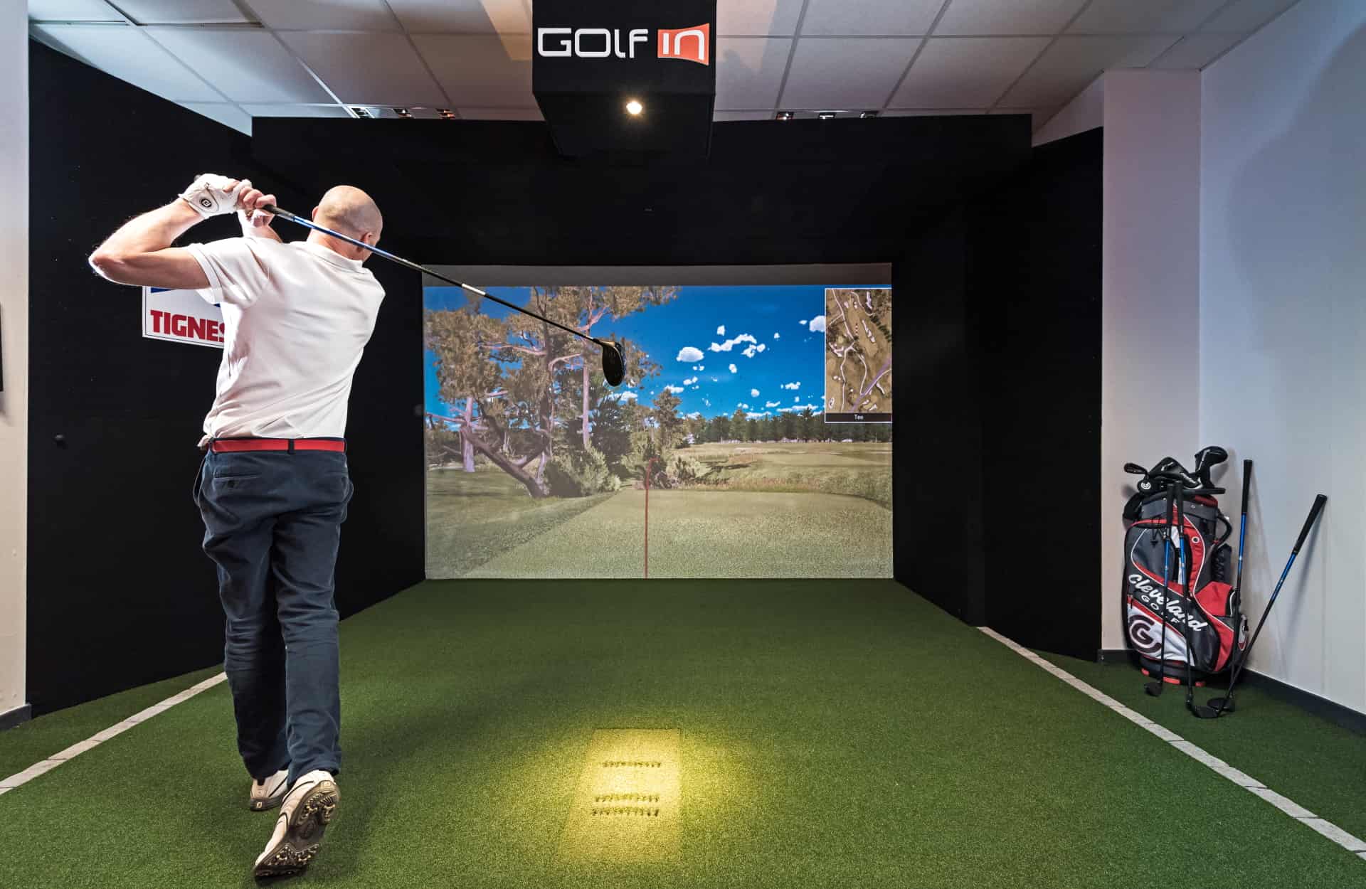 Simulateur de golf à Tignes Greg Mistral