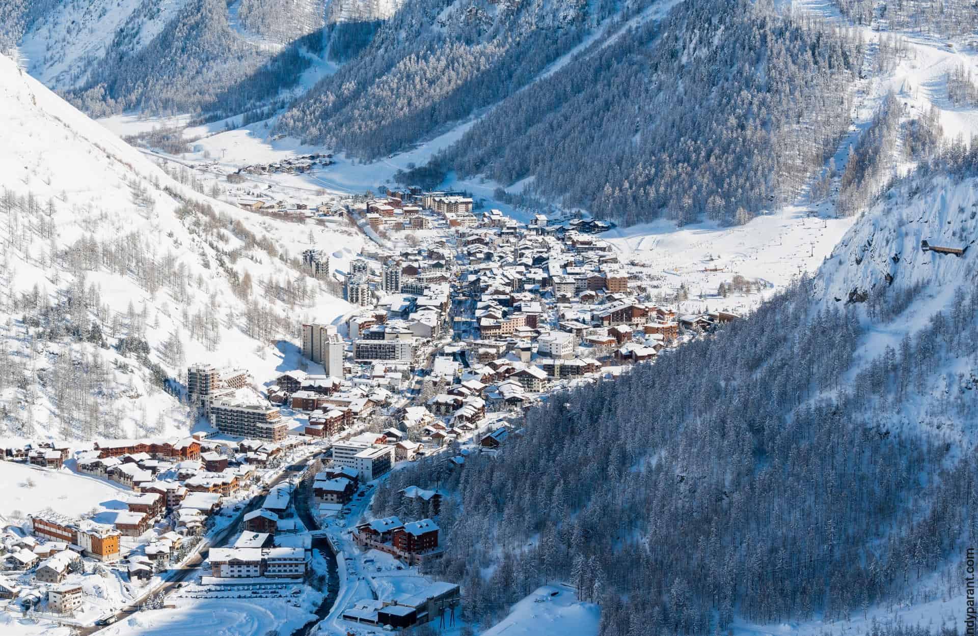 All about Val d'Isère: map of the slopes, activities, accommodation