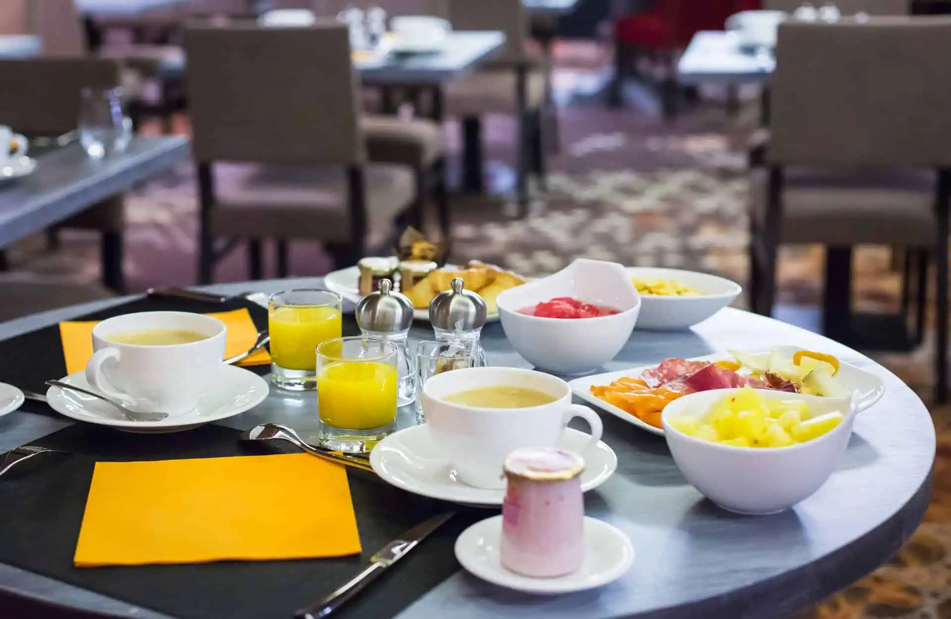 Breakfast at the hotel Taj I Mah